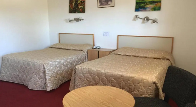 Voyageur Motel, Book Motel Thunder Bay Ontario