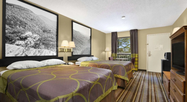 Четырёхместный номер Standard Super 8 by Wyndham Oxford