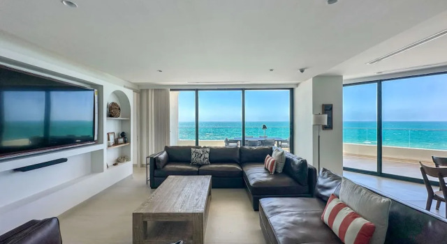 Апартаменты 5BR Beachfront Luxury Condo