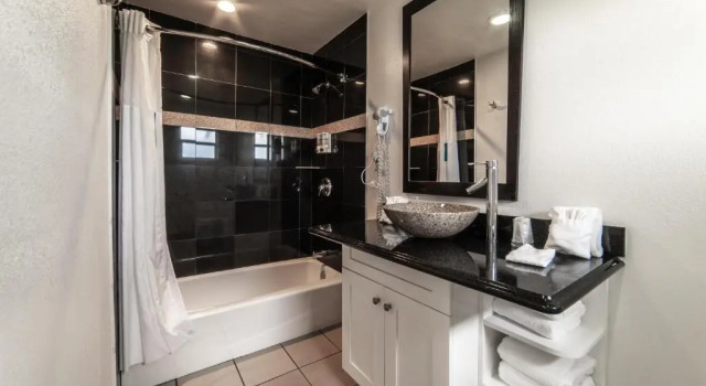 Четырёхместный номер Standard Everglades City Motel - Everglades Adventures Inn