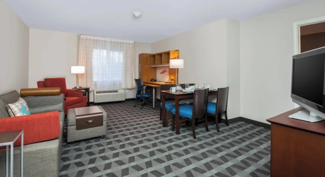 Шестиместный люкс с 2 комнатами TownePlace Suites by Marriott Boise Downtown/University