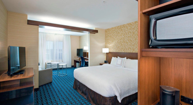 Двухместный люкс Fairfield Inn & Suites by Marriott Tempe