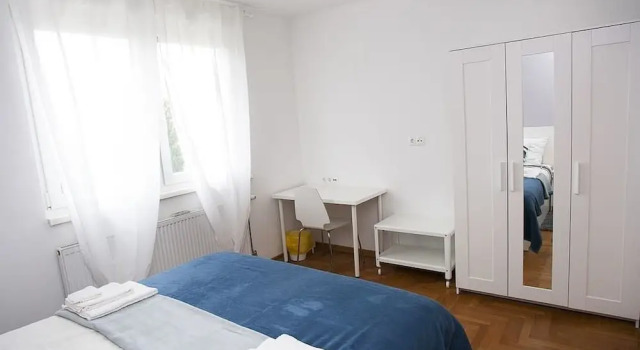 Camera Deluxe Paw Rooms