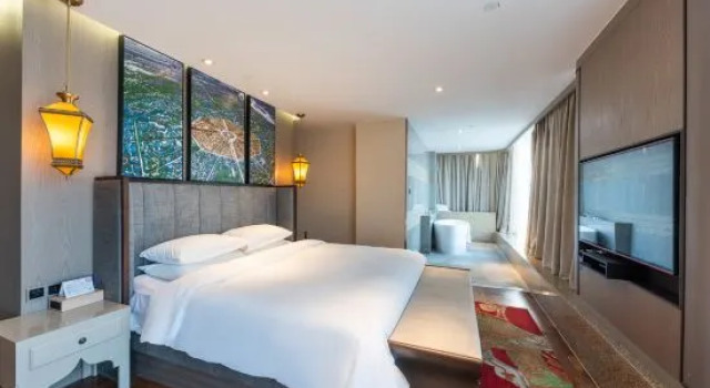 Люкс Mercure Urumqi South Lake