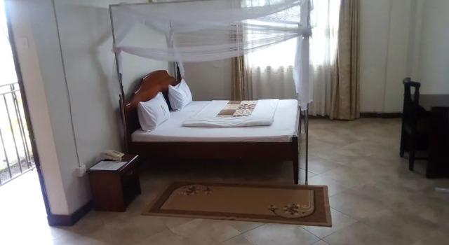 Двухместный номер Deluxe Golden Peace Hotel
