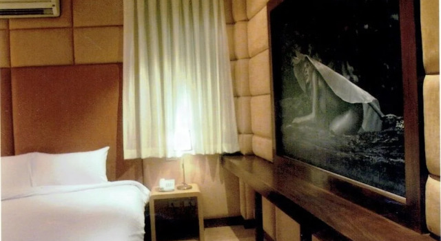 Strand Inn Hotel