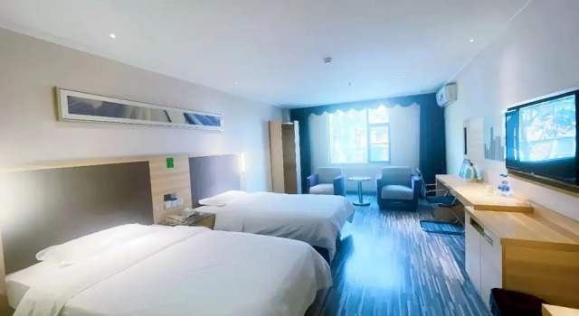 Двухместный номер Business City Comfort Inn GZ Baiyundadaobei