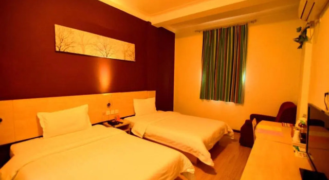 Двухместный номер Business 7 Days Inn Luoyang Longmen Avenue Normal College Hotel