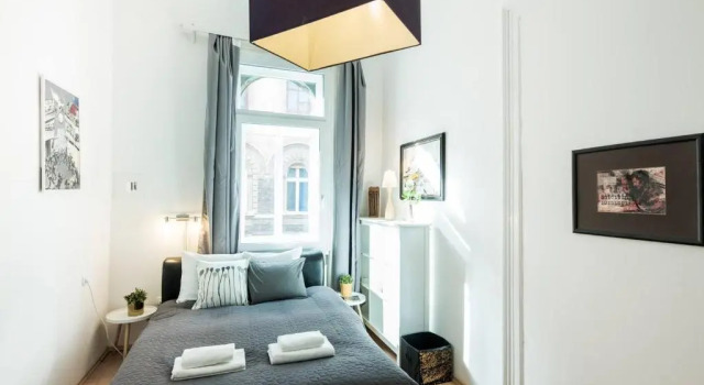 Апартаменты Cosy and central apartment with 4 bedrooms and A/C