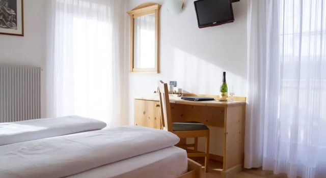 Номер Classic с балконом Hotel Genzianella