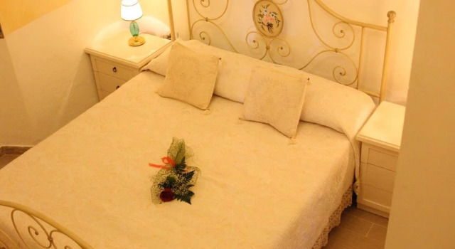 La Porta Sulla Costa, Book Hotel San Pantaleo Emerald Coast