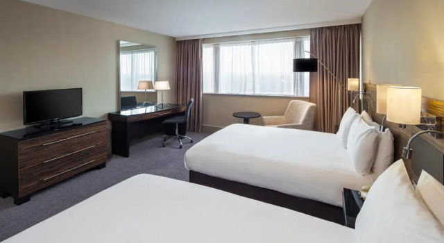 Четырёхместный номер Standard Crowne Plaza Glasgow by IHG