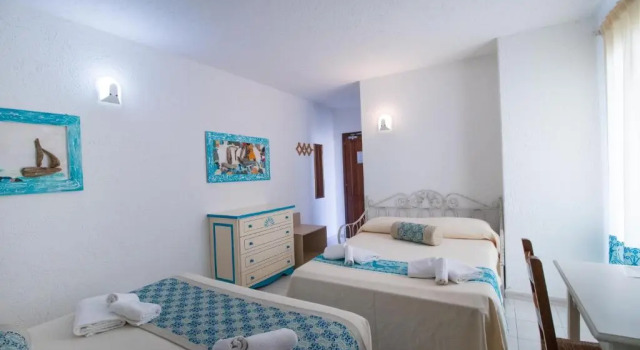 Четырёхместный номер Standard с балконом Hotel Canne al Vento