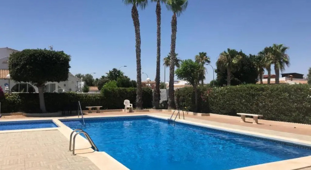 Вилла 4 Bed 3 Bath Villa Sleeps 8, Pool Wifi Tv Close to Beach Restaurants and Shops