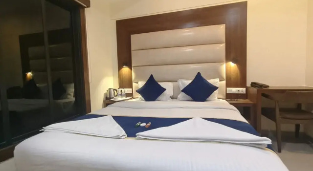 Hotel Ashraya International, Забронировать Отель Отели штата Махараштры 3 звезды, 3*