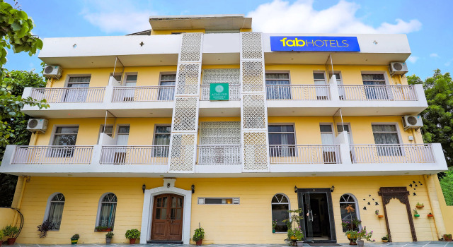 Fabhotel Aravali Suites