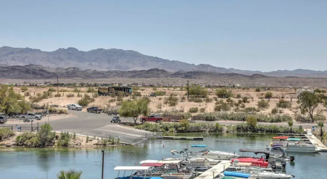 Коттедж Boat Launch + Mountain Views: Lake Havasu Cabin