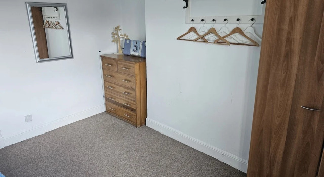 Snug - Meadhan Apartment
