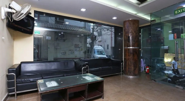Oyo 15096 Hotel Daya Continental