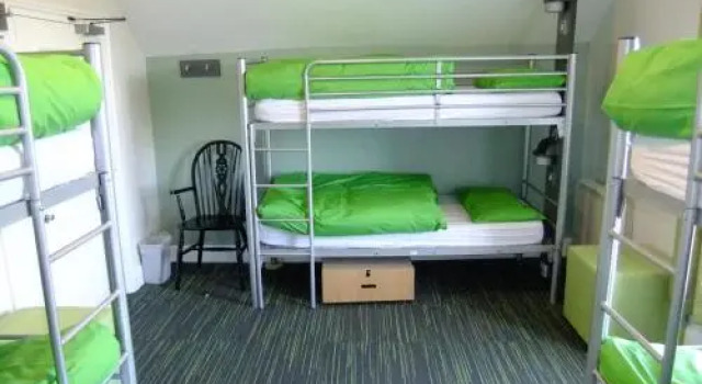 Hostel YHA Rowen, Book Hostel / Vandrerhjem Hoteller i Henryd med parkering, Parkering