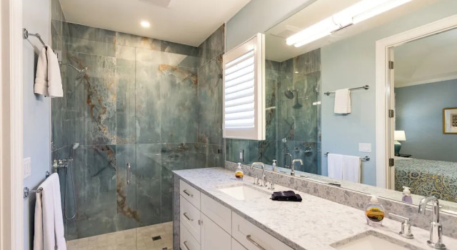 Коттедж Comfort Tuscan Vacation Rental. Stylish 3-Bedroom Getaway Near Vanderbilt Beach Enjoy a Private Pool, Spacious Layout, and Modern Comforts Perfect for Families, Groups, and Pet-Friendly Stays