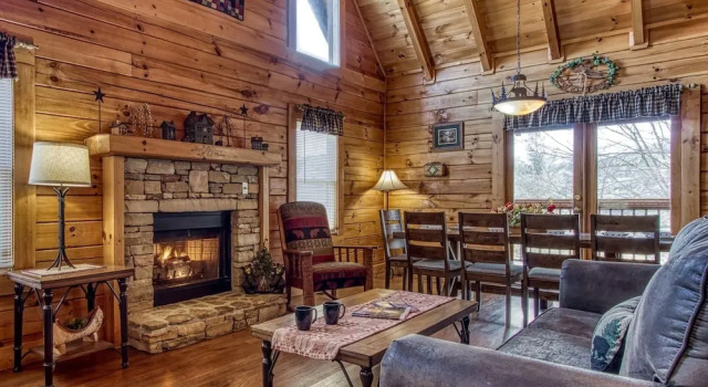 Er6 - On Eagles' Wings - Great Location. Close To All The Action! 6 Bedroom Cabin by RedAwning