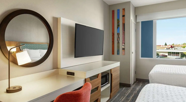 Четырёхместный номер Standard Hampton Inn & Suites San Mateo-San Francisco Airport