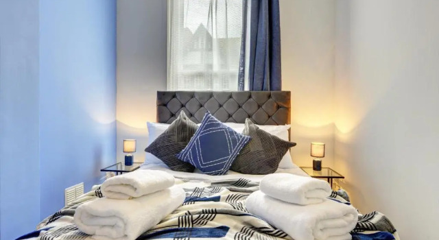 Beautiful Victorian 2 Bedroom Flat, Varaa Huoneisto Asunnot kohteessa Merseyside, Huoneisto
