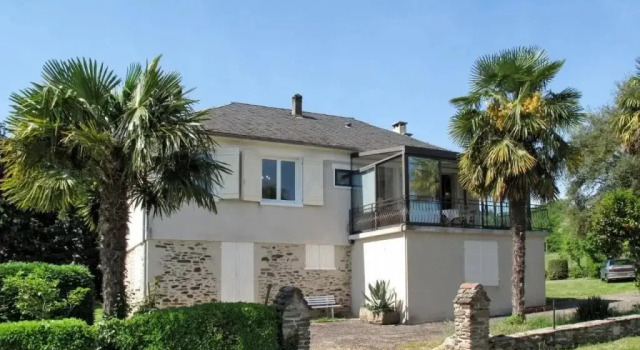 Holiday Home Freyssignes - CBA200, Rezerwuj Hotel Hotele w Correze z parkingiem, Parking