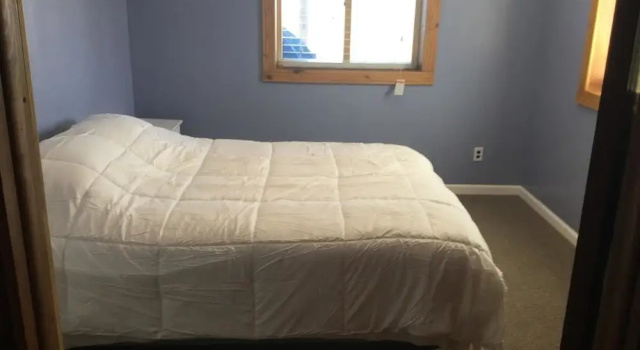 Коттедж с 4 комнатами Waters Edge Motel