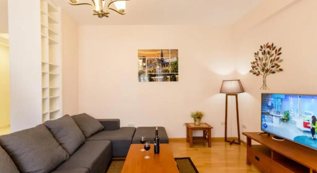 Serviced Apartment on Rustaveli Avenue 16, Забронировать Апартаменты/квартира Тбилиси Регион Тбилиси, рядом с Тбилисский театр оперы и балета