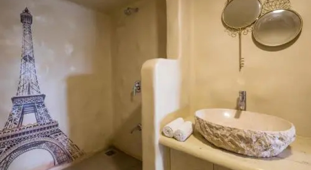 SaffronStays Casa Blanca, Забронировать Отель Отели штата Махараштры с бассейном, Бассейн