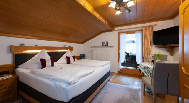 Двухместный номер Standard с балконом Haus Karoline