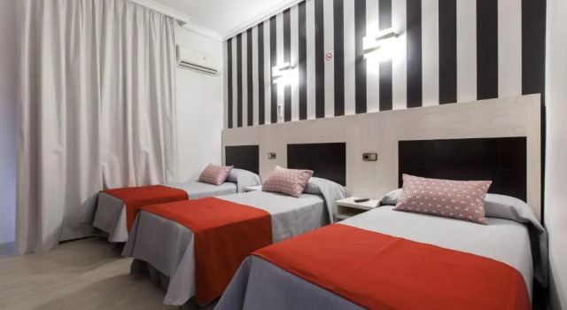 Трёхместный номер Standard Hostal Castilla