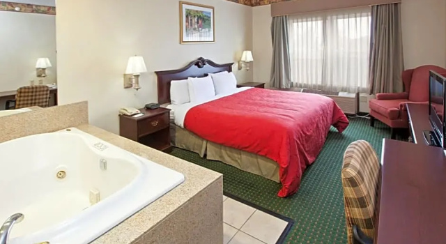Люкс Country Inn & Suites by Radisson, Elkhart North