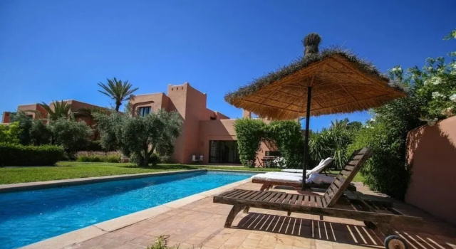 Вилла Deluxe с 4 комнатами Villa Abraj annakhil