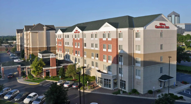 Кровать в общем номере Hilton Garden Inn Minneapolis/Bloomington