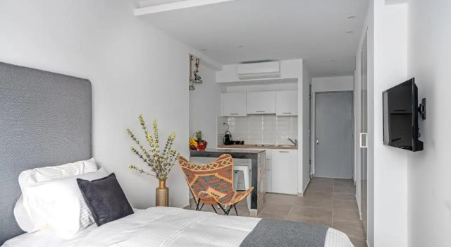 Студия Mythos Luxury Suites
