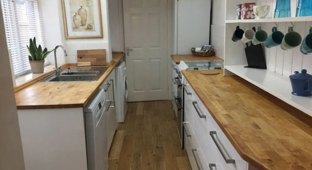 Коттедж Cosy Cottage Sleeps 6 Suit Families, Contractors, Couples