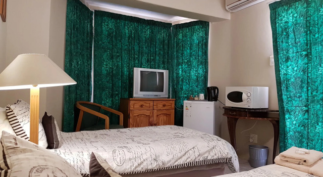 Loerie Guesthouse, Prenota Affittacamere Hoedspruit 