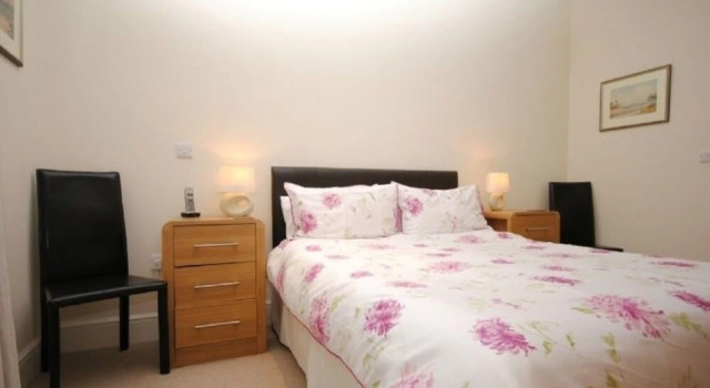 11 Angel Yard, Midhurst