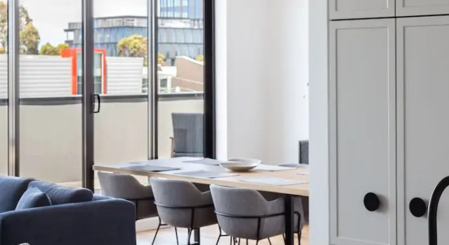 Номер Standard с 2 комнатами с балконом Caroline Serviced Apartments Richmond