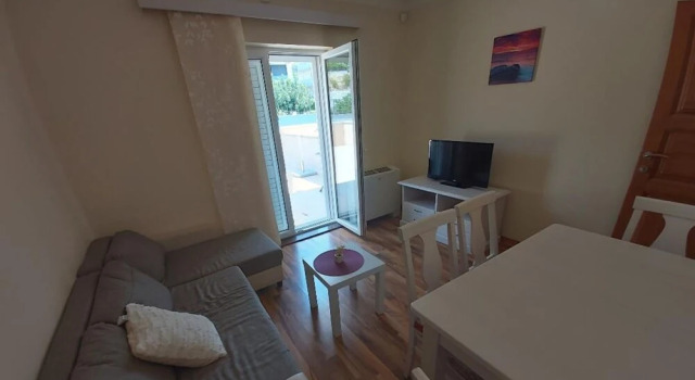 San Marian Apt 1b, Забронировать Отель Отели Подстраны 3 звезды, рядом с Частный Пляж «Апартмани Лена», 3*