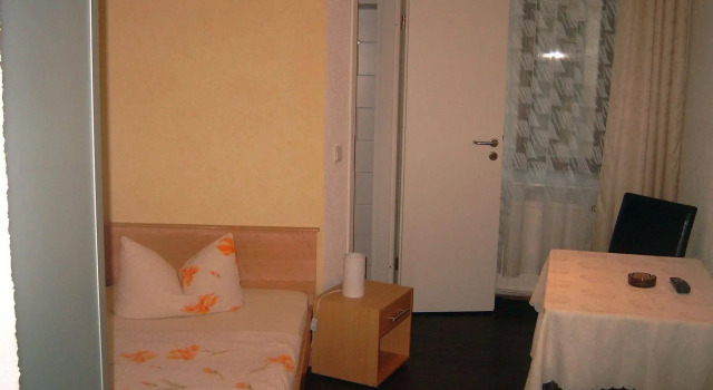 Gästehaus Lisakowski Pension am Brautwiesenpark, Забронировать Отель Гёрлиц 