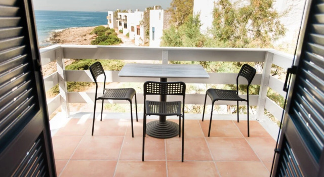 White Sun maisonette overlooking the sea, Забронировать Отель Отели Лавреотики с парковкой, Парковка