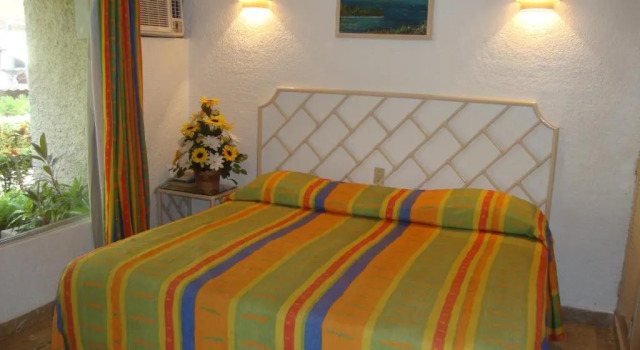 Бунгало с красивым видом из окна Sands Acapulco Hotel & Bungalows