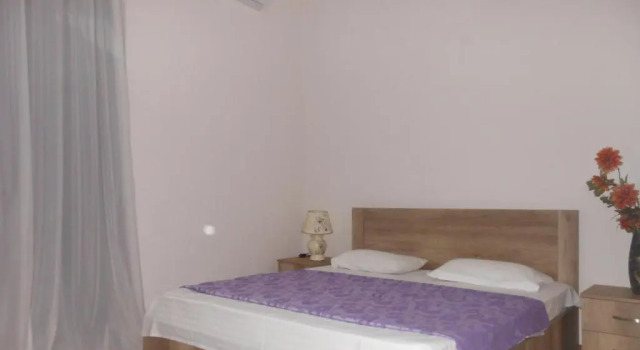Jerusalem Hotel Kutaisi, Reservar Hotel Hotéis em Kutaisi com estacionamento, Estacionamento