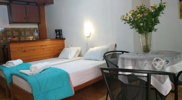 Двухместный номер Standard с балконом Guesthouse Chryssoula