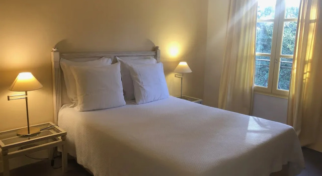 Logis Hôtel Le Moulin de la Beune, Забронировать Отель Лез-Эзи-де-Тайак-Сирёй Dodogne Valley