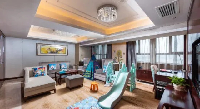 Семейный тент Yinchuan Shangling Boston Hotel